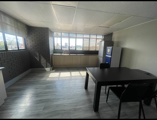 98M² OFFICE TO LET IN JANSENPARK